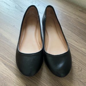 Universal Thread Black Flats